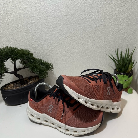 On Running Athletic Shoes - Rust and Black - Picture 1 of 7